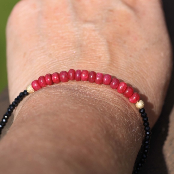 Stunning Natural Black Spinel and Ruby Bracelet 14K Yellow Gold Filled , 7.5" - - Picture 5 of 8